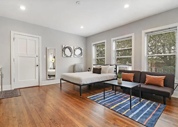 Apartment Modern Minimalist In Portage Park - Pensacola 3w Chicago